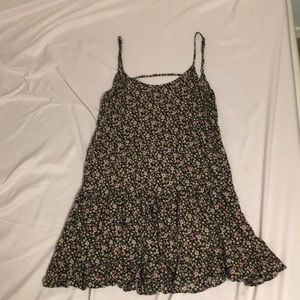 super cute floral, flowy dress!